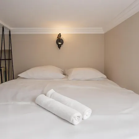 5mn Monaco - Coquet Avec Coin Nuit - Dq